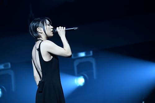 HIKARU UTADA LIVE CHRONICLES Laughter in the Dark Tour 2018 (Blu-ray)