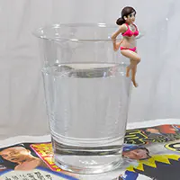 水道水とフチ子