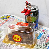 クリアクーラー　ＳＴＲＯＮＧレモン＆ライムと半額クリスマスケーキとフチ子