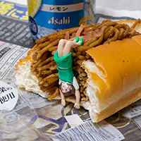 GINONレモンとソース焼きそばパンとフチ子