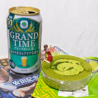 グランドタイム生　糖質50%オフと宇治抹茶ロールケーキとフチ子