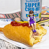スーパーチューハイ　無糖レモンとアメリカンドッグとフチ子