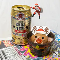 タカラ「焼酎ハイボール」〈ドライ〉ととなかいのチョコレートケーキとフチ子